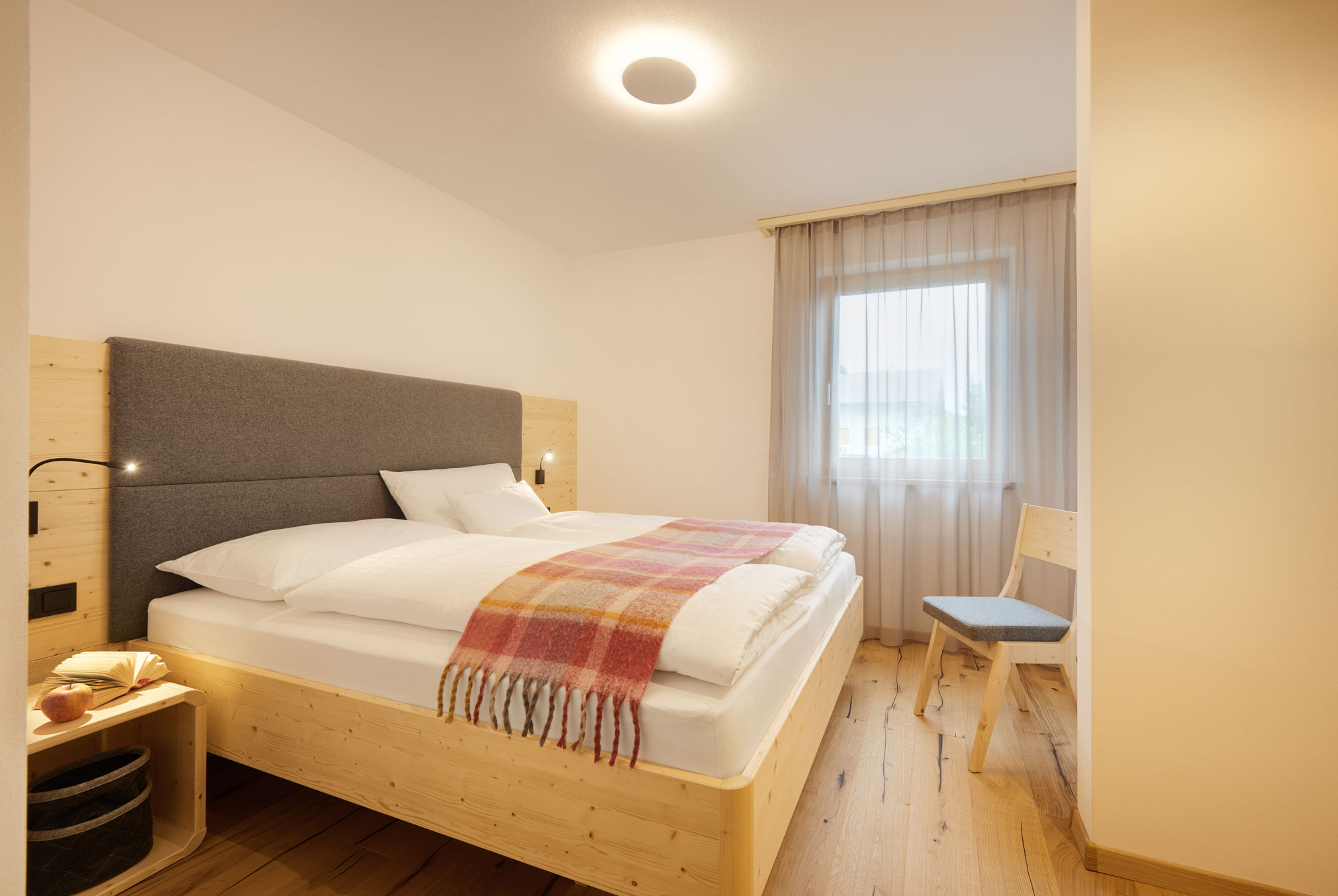 Bedroom holiday flat garden